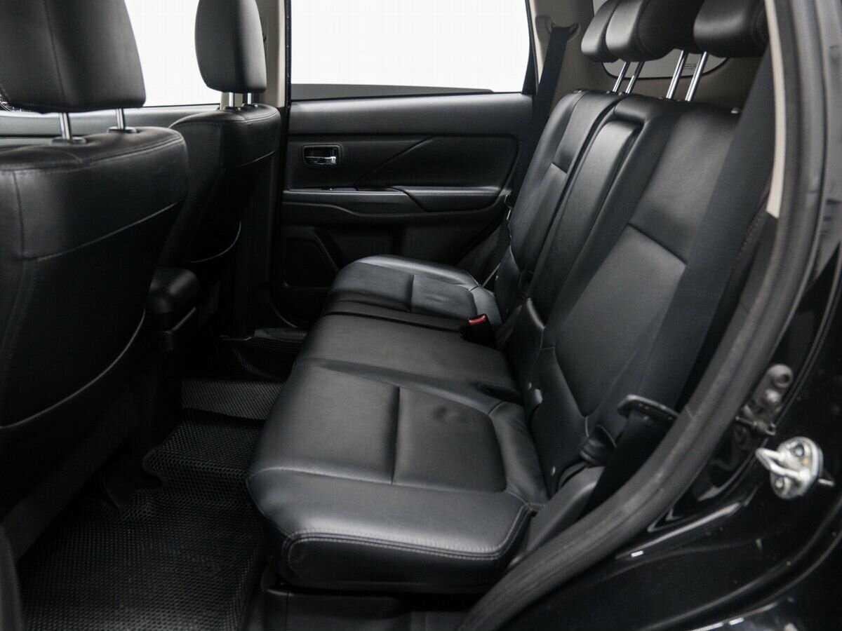 Mitsubishi Outlander с пробегом — 2017 год. Фото: #11