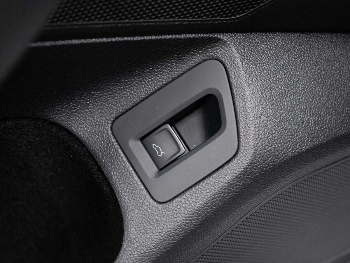 Volkswagen Passat с пробегом — 2020 год. Фото: #19