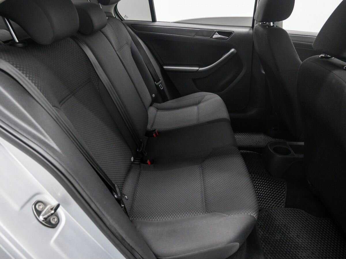 Volkswagen Jetta с пробегом — 2013 год. Фото: #9