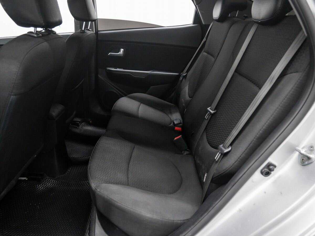 Kia Rio с пробегом — 2015 год. Фото: #12