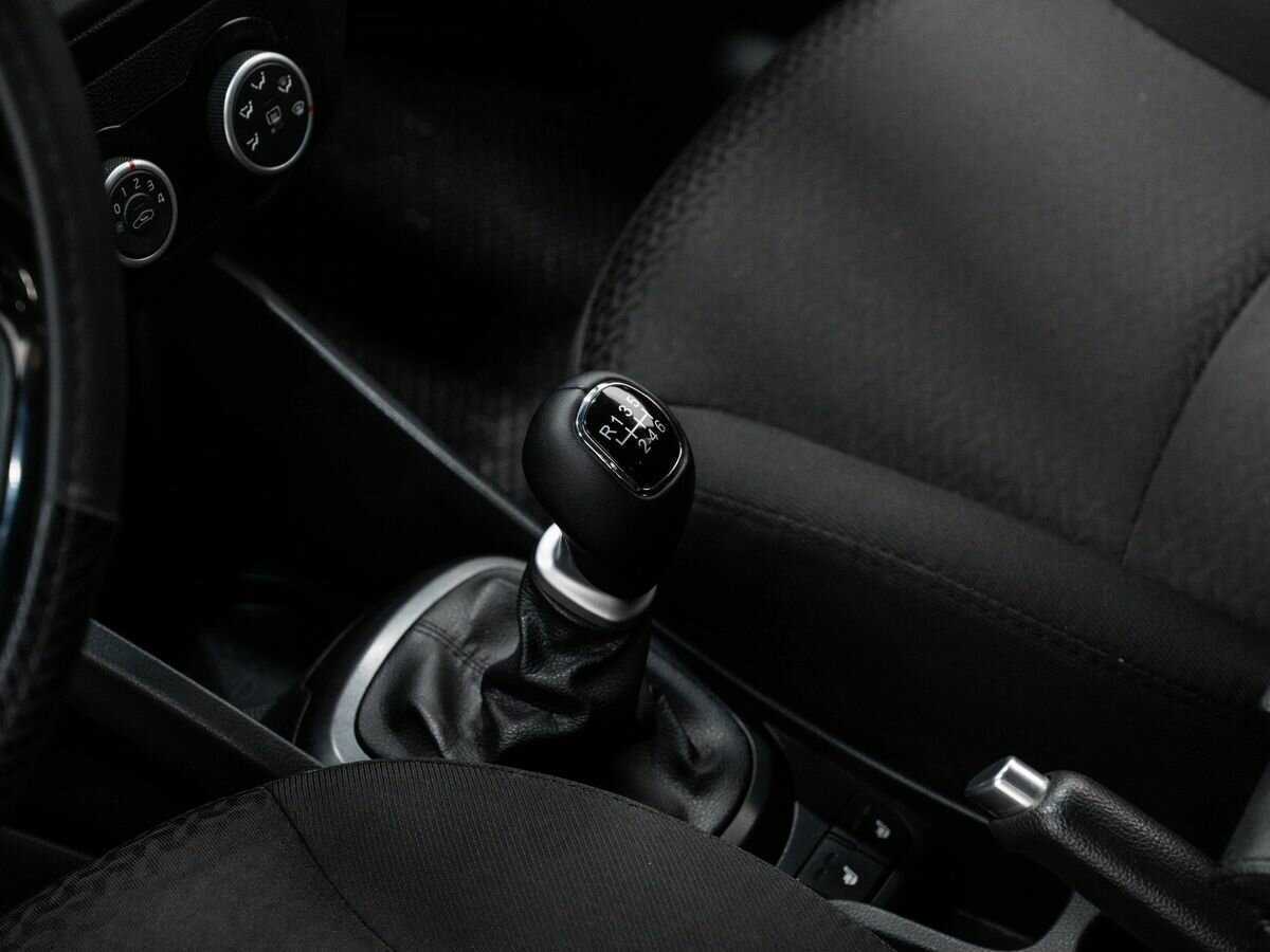 Kia Rio с пробегом — 2015 год. Фото: #17