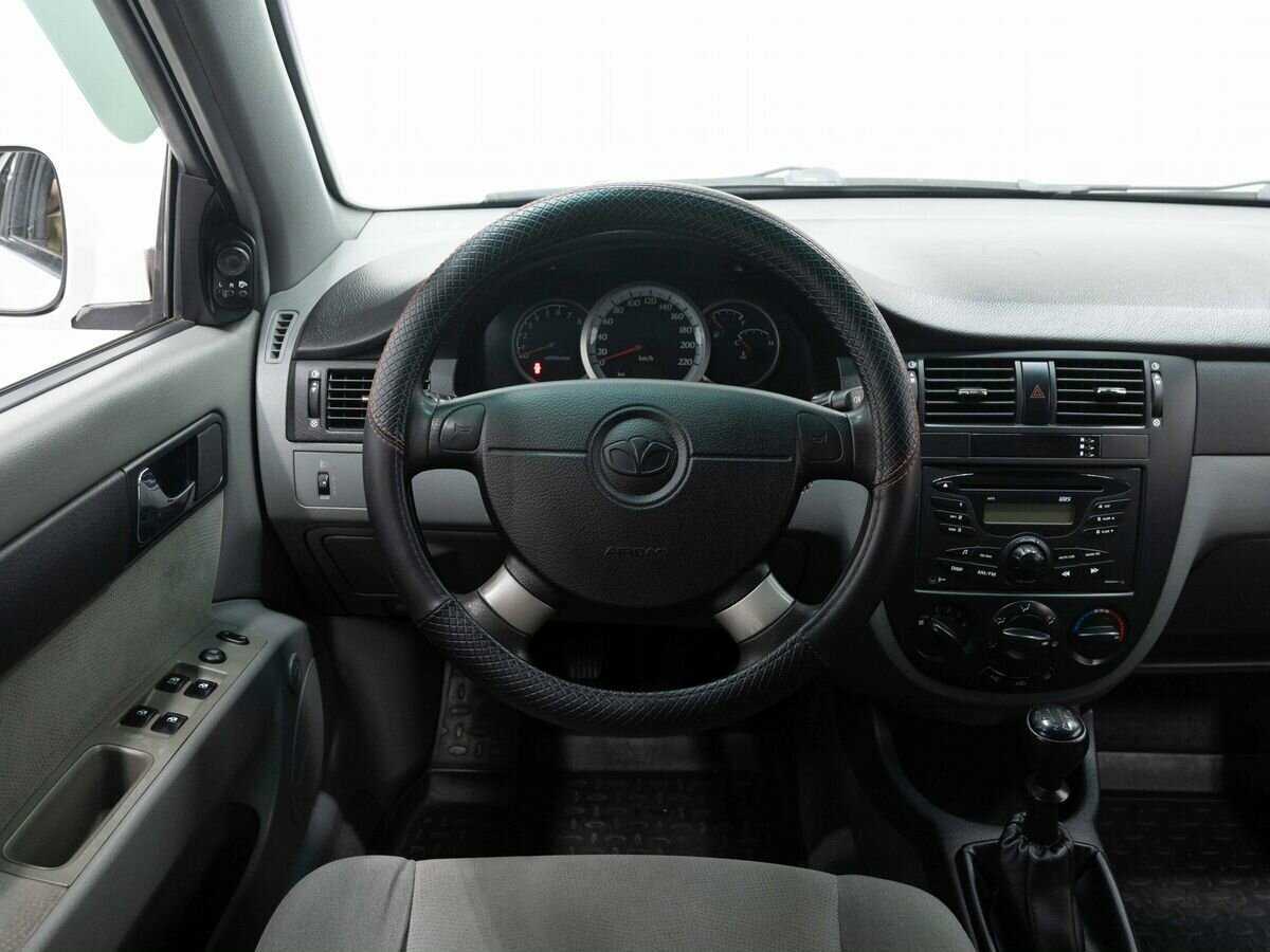 Daewoo Gentra с пробегом — 2013 год. Фото: #14