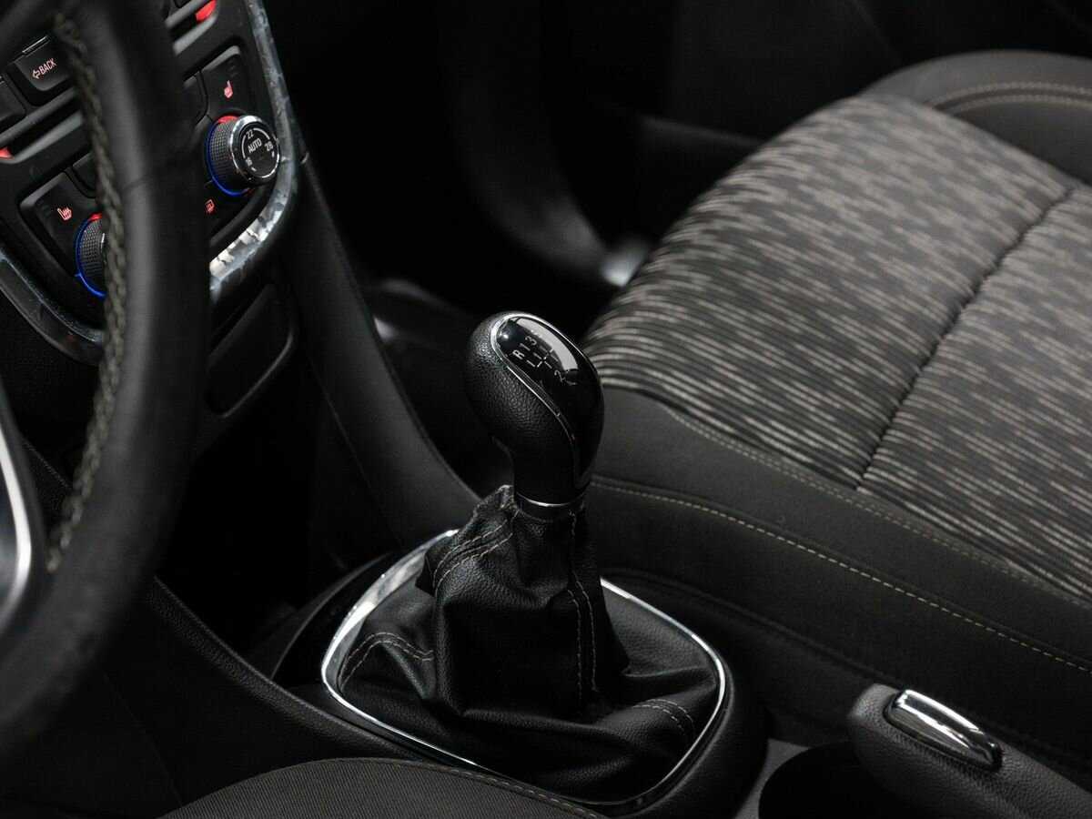 Opel Mokka с пробегом — 2013 год. Фото: #17