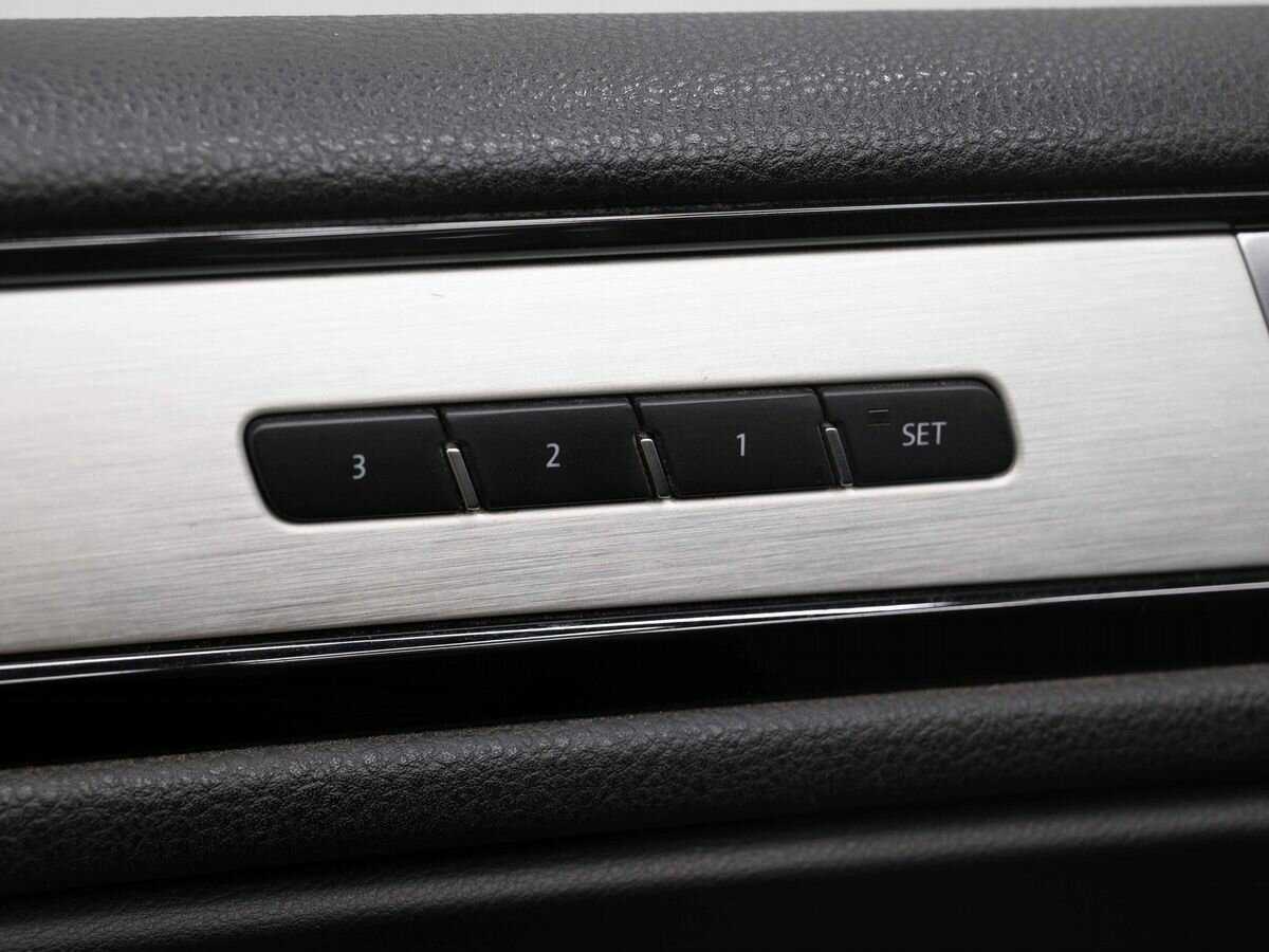 Volkswagen Touareg с пробегом — 2017 год. Фото: #21