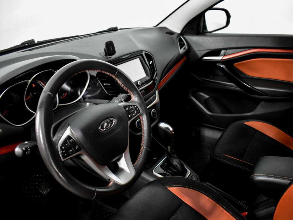 Lada (ВАЗ) Vesta с пробегом — 2020 год. Фото: #6