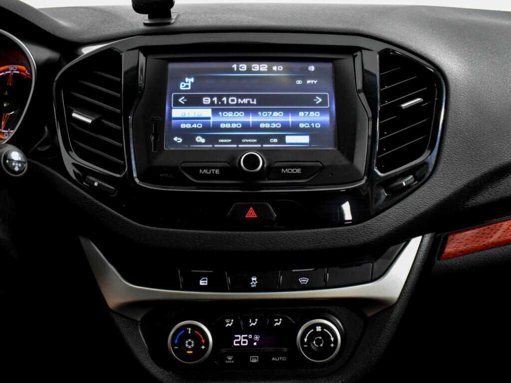 Lada (ВАЗ) Vesta с пробегом — 2020 год. Фото: #10