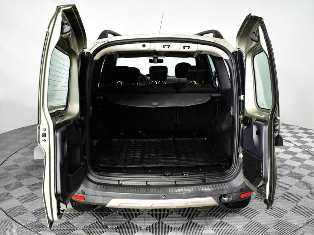 Lada (ВАЗ) Largus с пробегом — 2016 год. Фото: #14