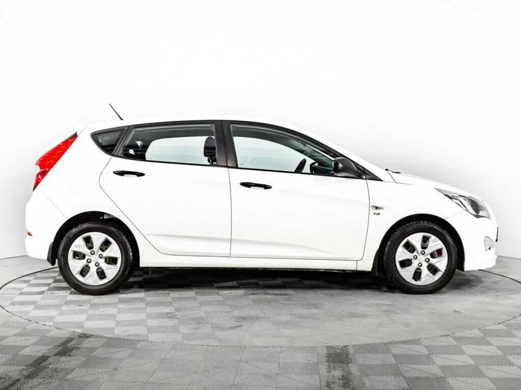 Hyundai Solaris с пробегом — 2015 год. Фото: #3