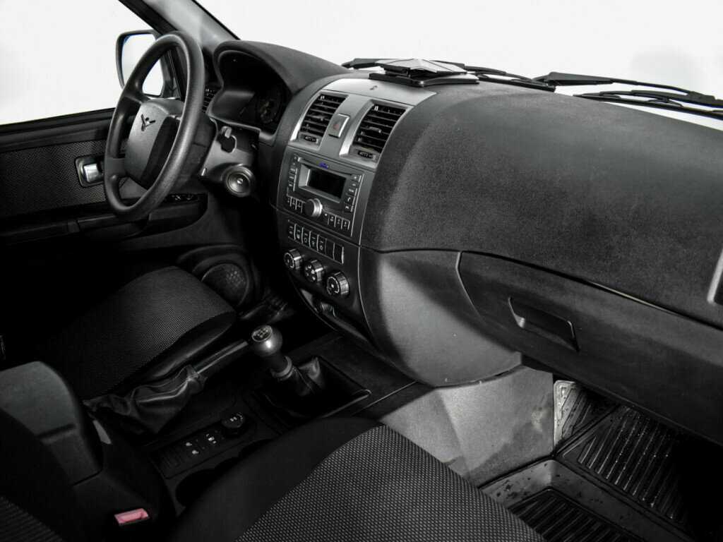 УАЗ Patriot с пробегом — 2015 год. Фото: #12