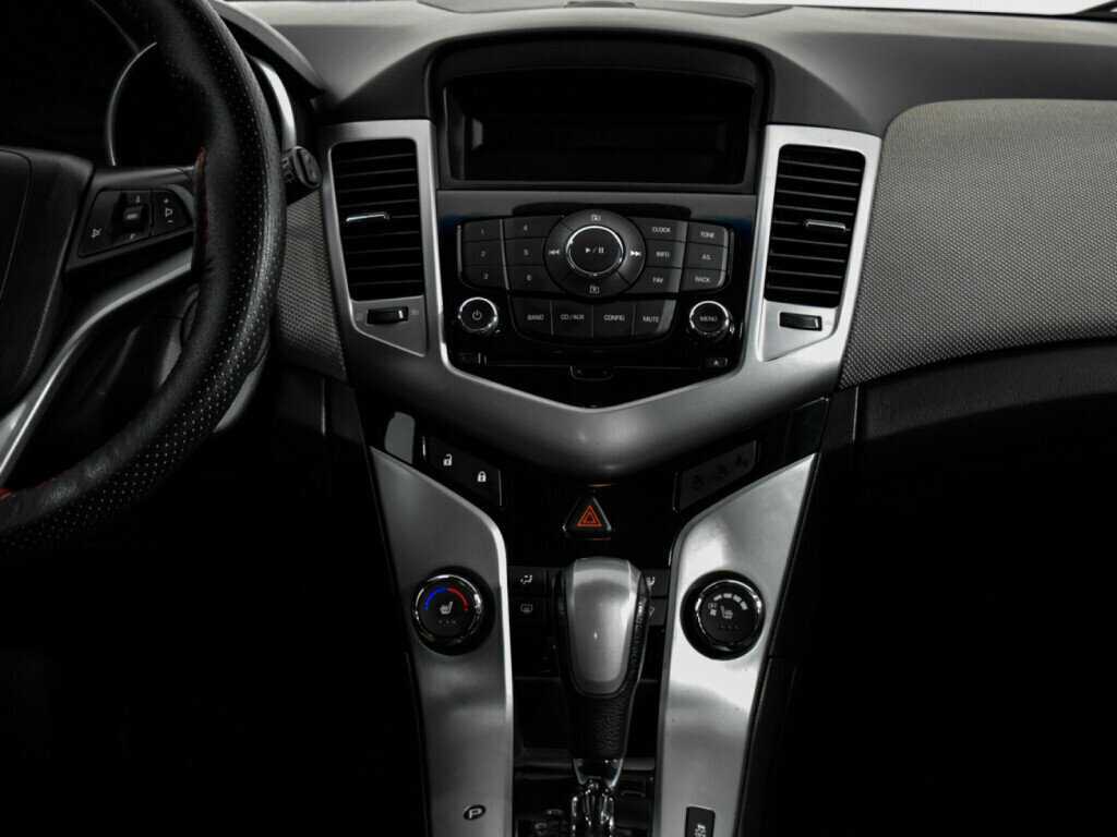 Chevrolet Cruze с пробегом — 2012 год. Фото: #10