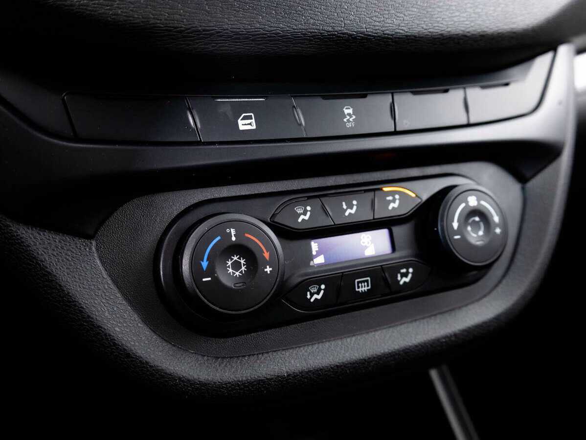 Lada (ВАЗ) Vesta с пробегом — 2022 год. Фото: #13