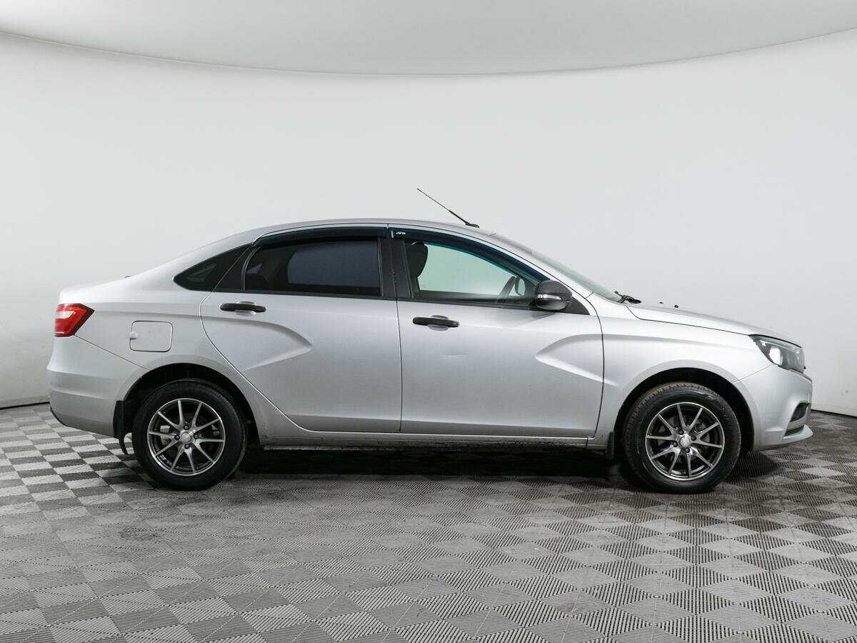 Lada (ВАЗ) Vesta с пробегом — 2017 год. Фото: #3