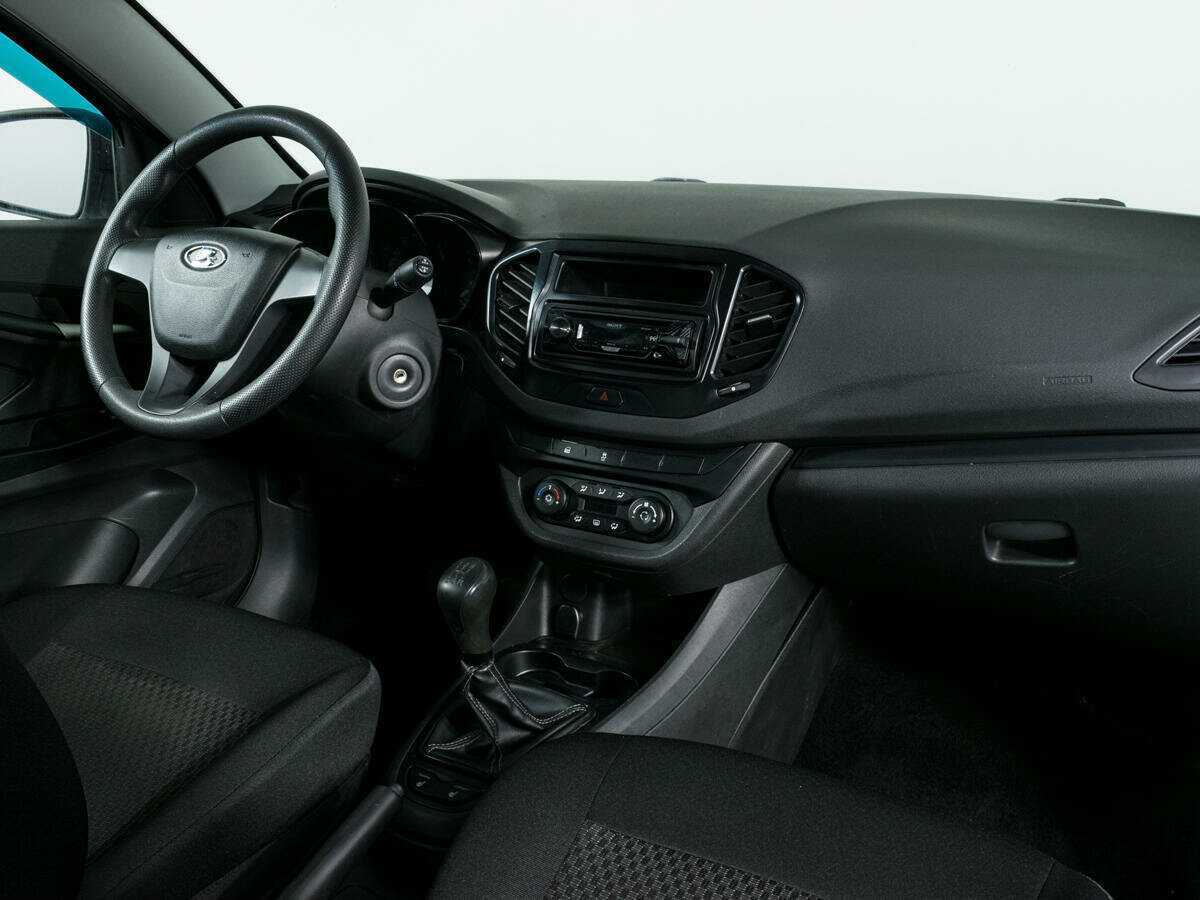 Lada (ВАЗ) Vesta с пробегом — 2017 год. Фото: #8