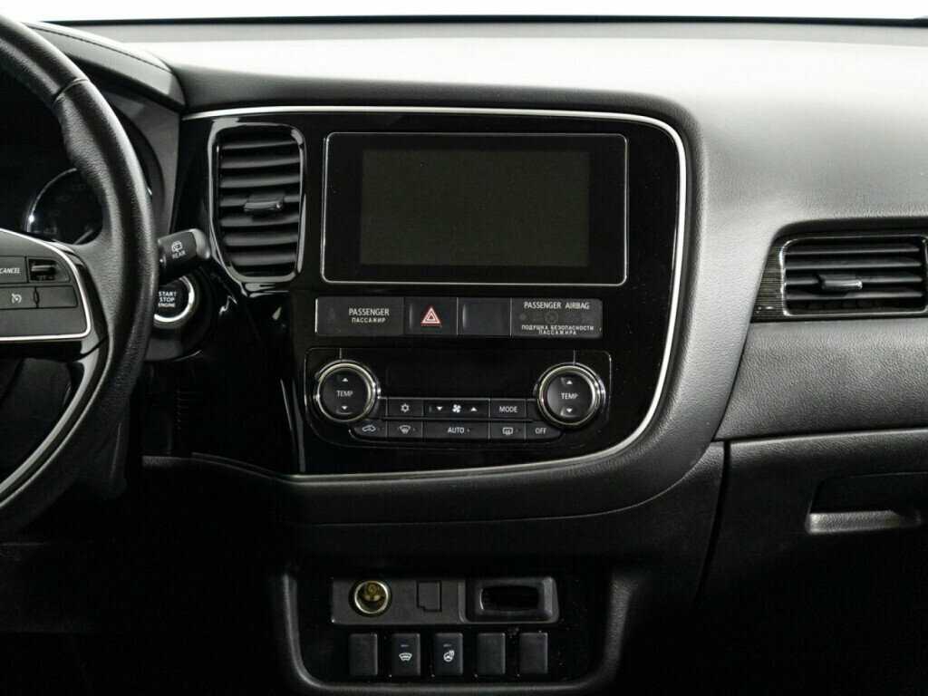 Mitsubishi Outlander с пробегом — 2018 год. Фото: #13