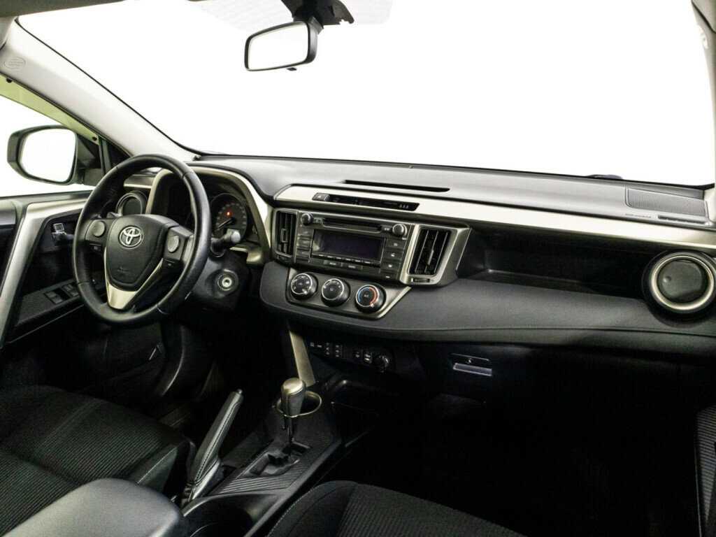 Toyota RAV4 с пробегом — 2013 год. Фото: #8