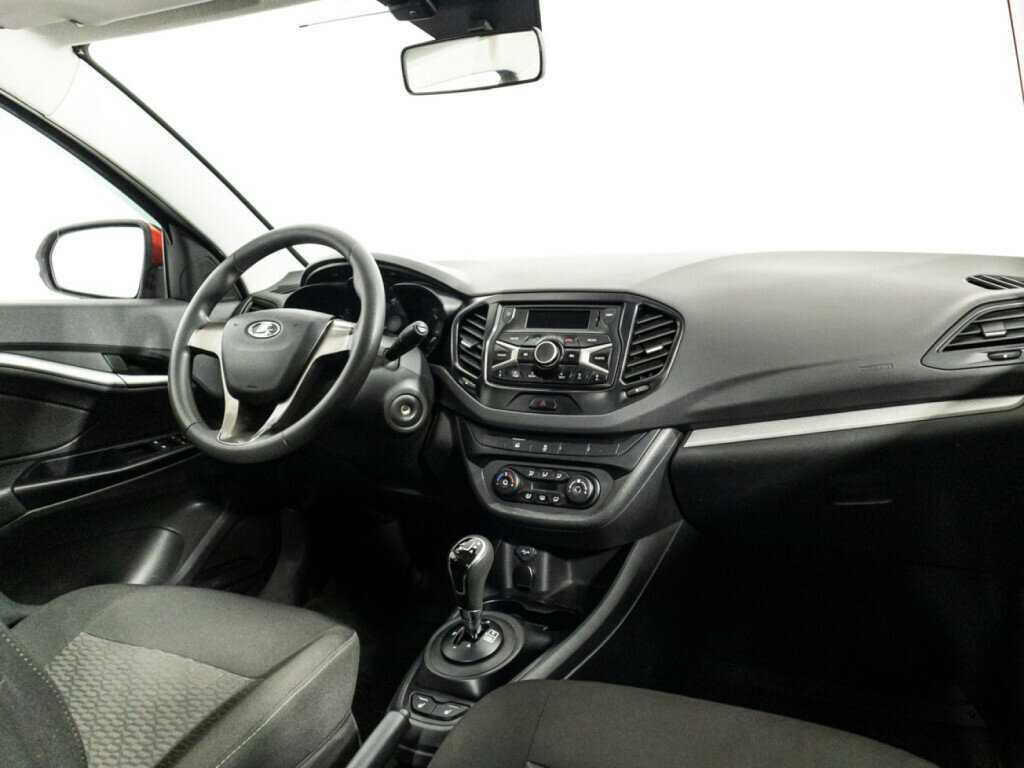 Lada (ВАЗ) Vesta с пробегом — 2017 год. Фото: #8