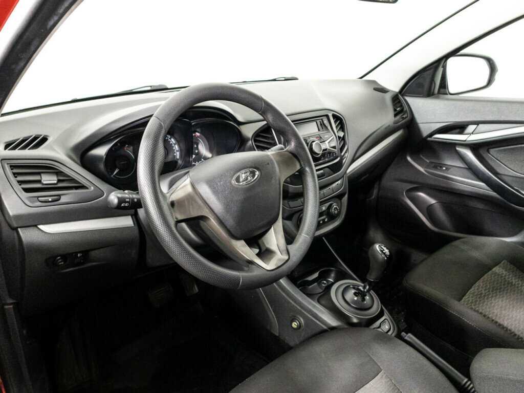 Lada (ВАЗ) Vesta с пробегом — 2017 год. Фото: #10