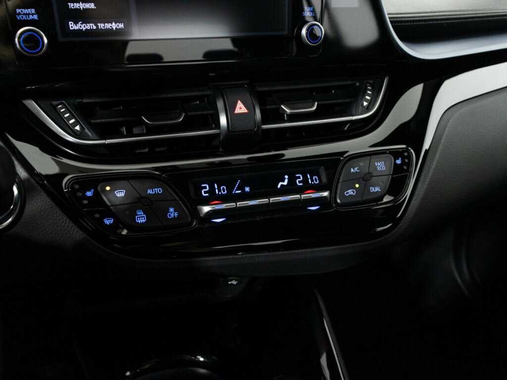 Toyota C-HR с пробегом — 2020 год. Фото: #16