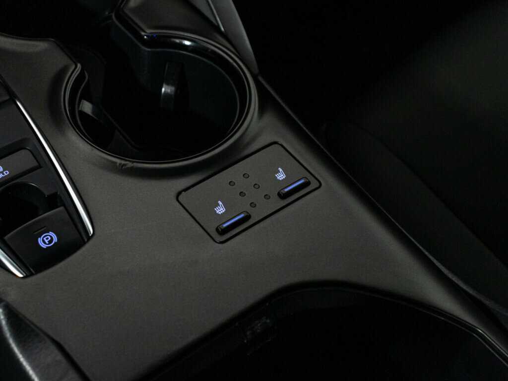 Toyota Camry с пробегом — 2021 год. Фото: #17