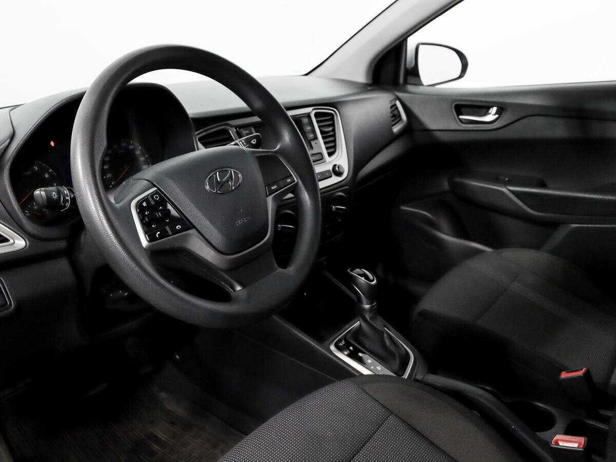 Hyundai Solaris с пробегом — 2021 год. Фото: #8