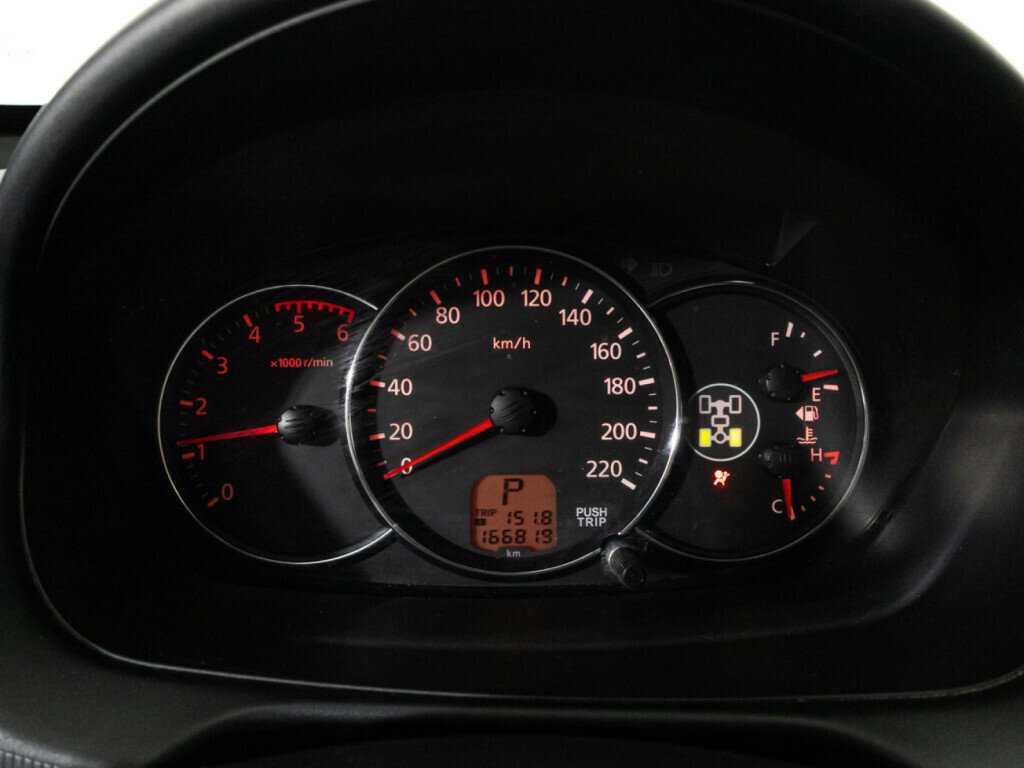 Mitsubishi Pajero Sport с пробегом — 2014 год. Фото: #11