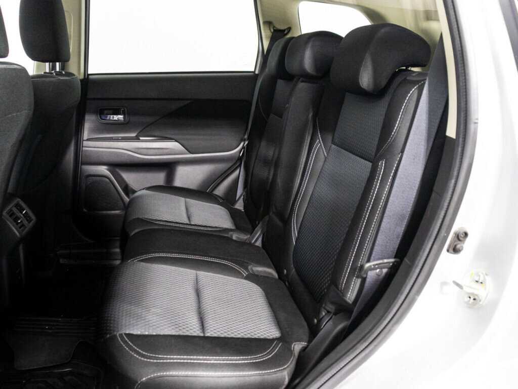 Mitsubishi Outlander с пробегом — 2021 год. Фото: #9