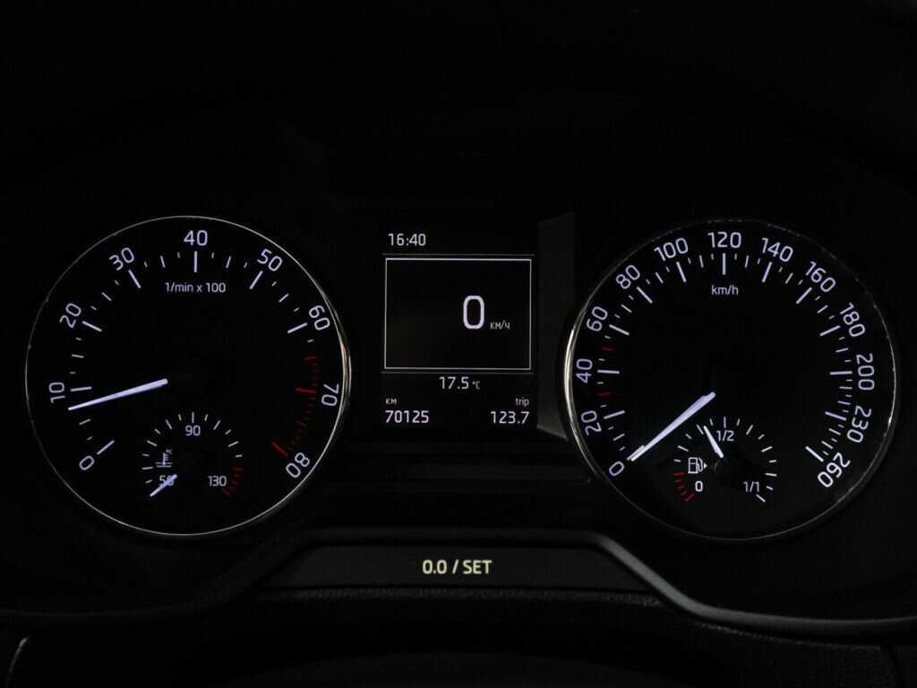 Skoda Octavia с пробегом — 2013 год. Фото: #11