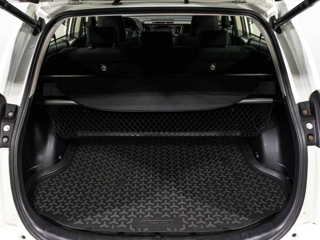 Toyota RAV4 с пробегом — 2016 год. Фото: #14