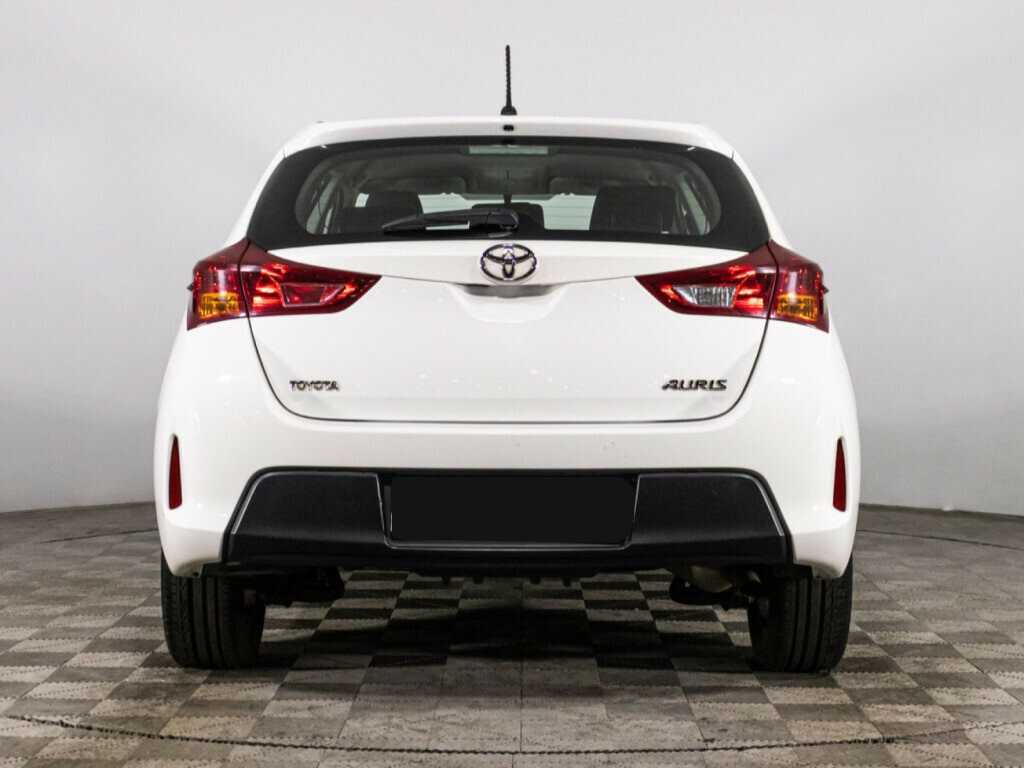 Toyota Auris с пробегом — 2014 год. Фото: #5