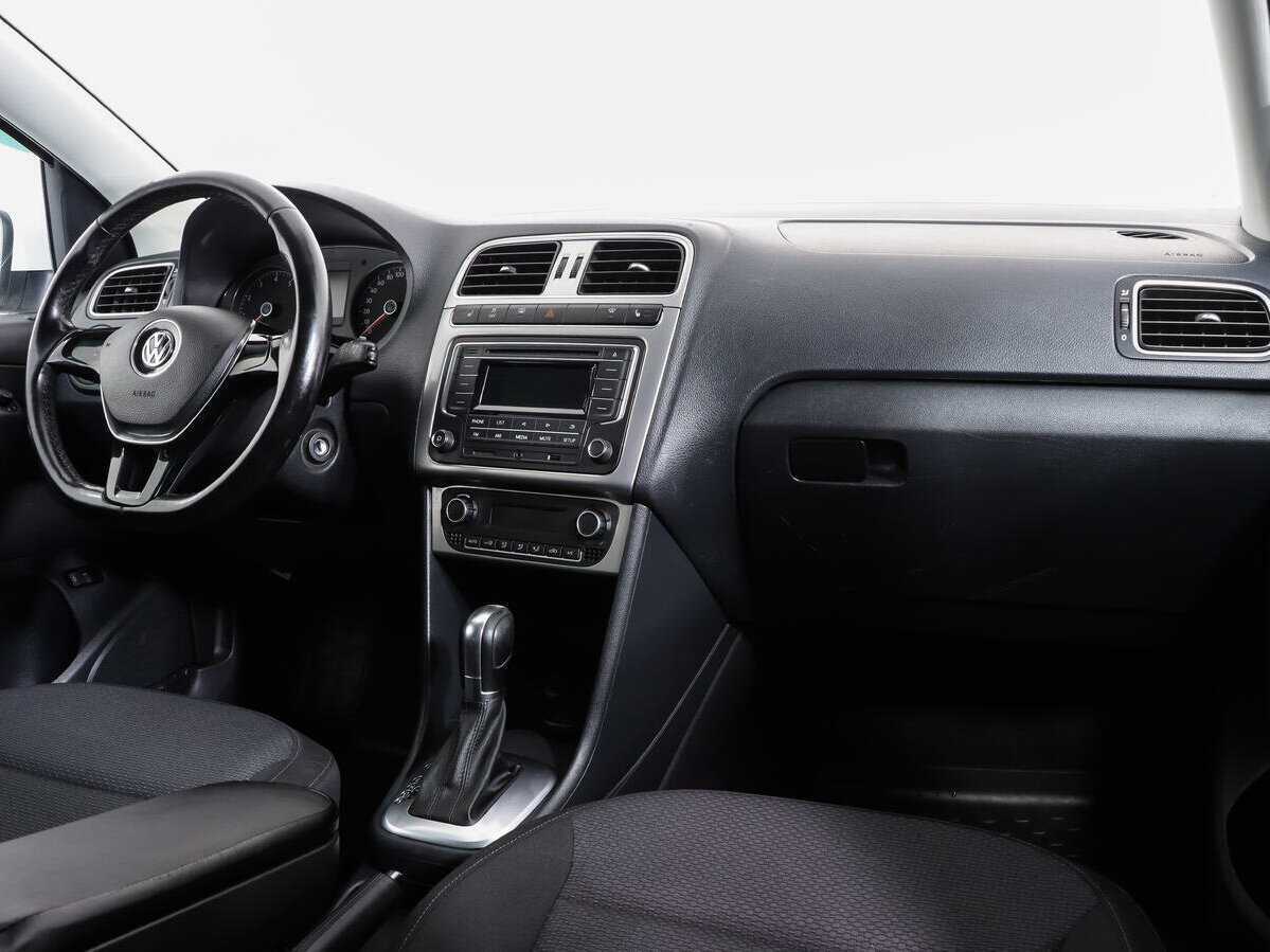 Volkswagen Polo с пробегом — 2017 год. Фото: #7