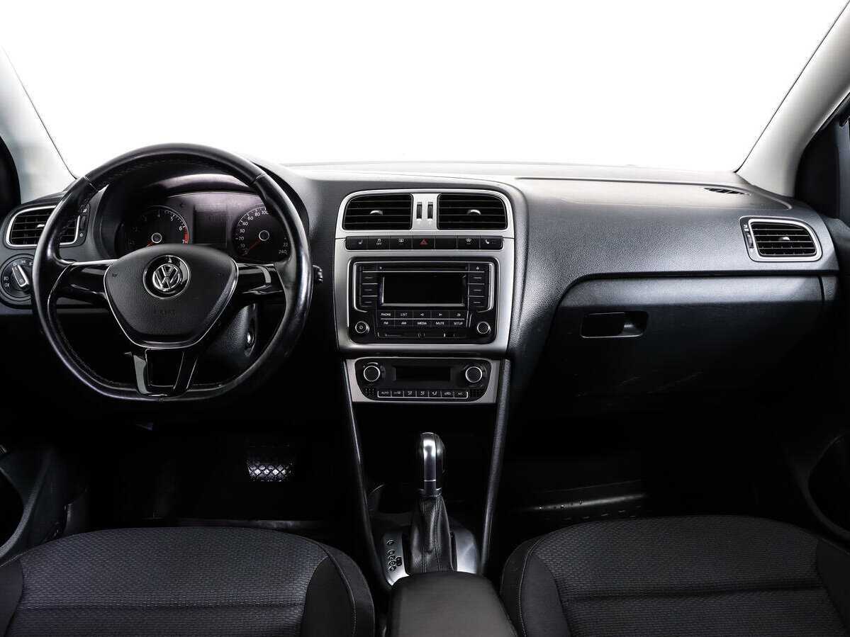 Volkswagen Polo с пробегом — 2017 год. Фото: #8