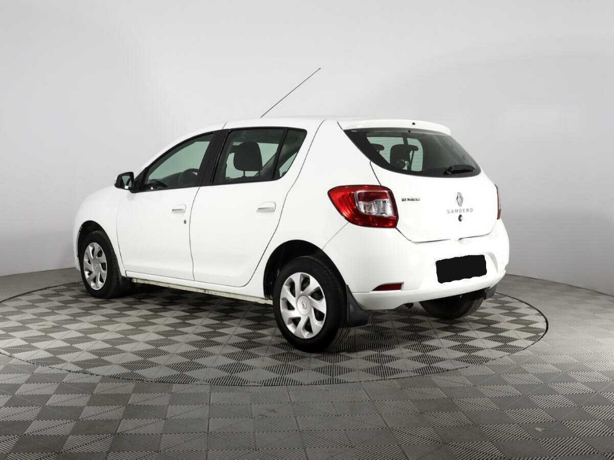 Renault Sandero с пробегом — 2017 год. Фото: #5