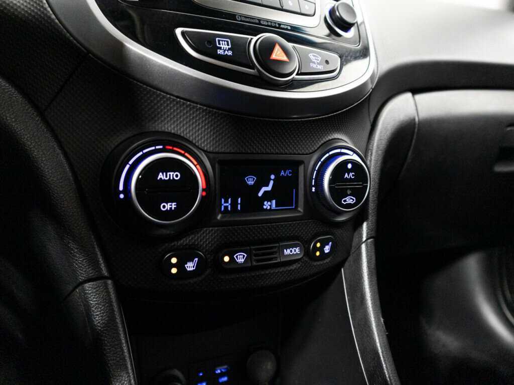 Hyundai Solaris с пробегом — 2015 год. Фото: #15