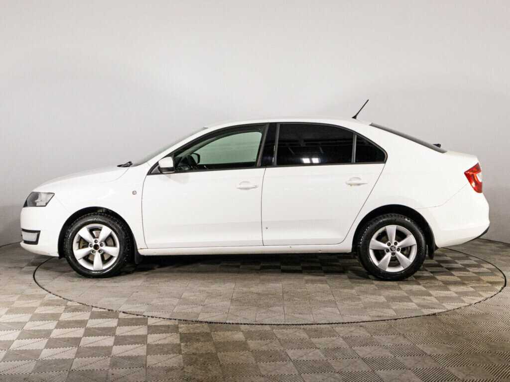Skoda Rapid с пробегом — 2015 год. Фото: #7