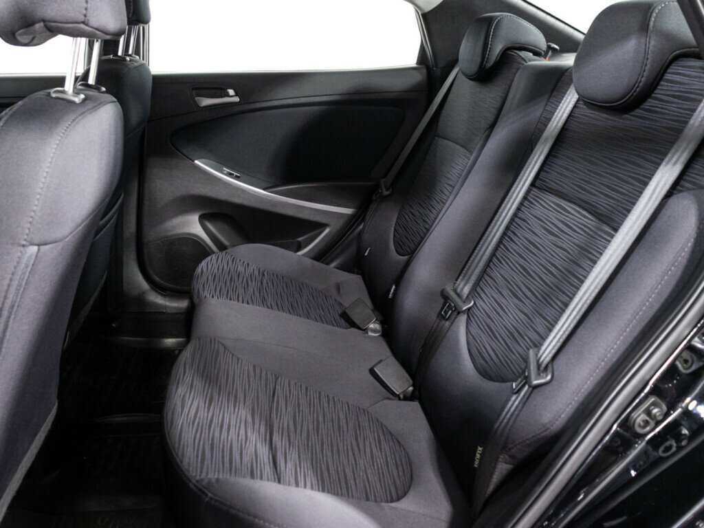 Hyundai Solaris с пробегом — 2016 год. Фото: #9