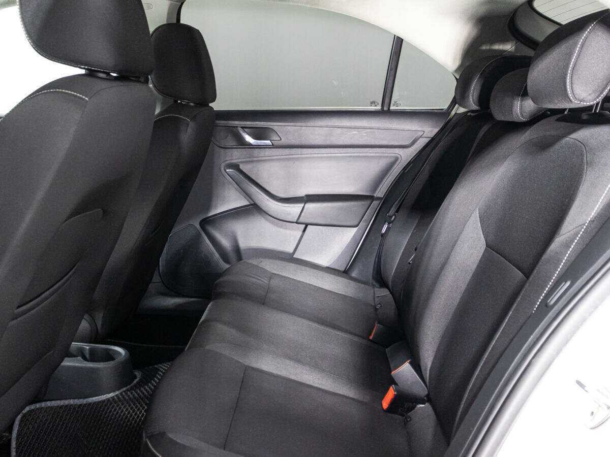 Skoda Rapid с пробегом — 2014 год. Фото: #9