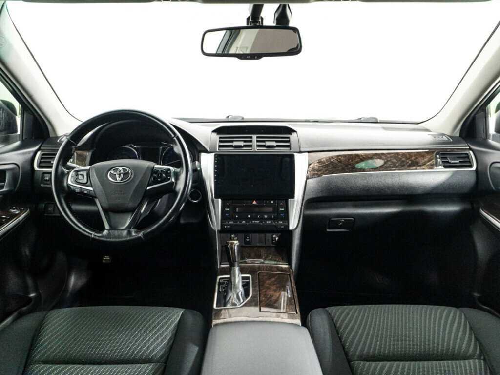Toyota Camry с пробегом — 2018 год. Фото: #12