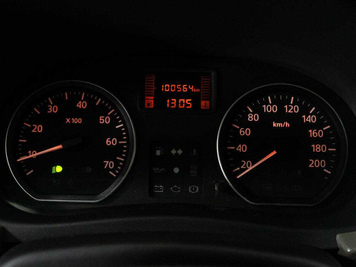 Renault Sandero с пробегом — 2012 год. Фото: #11