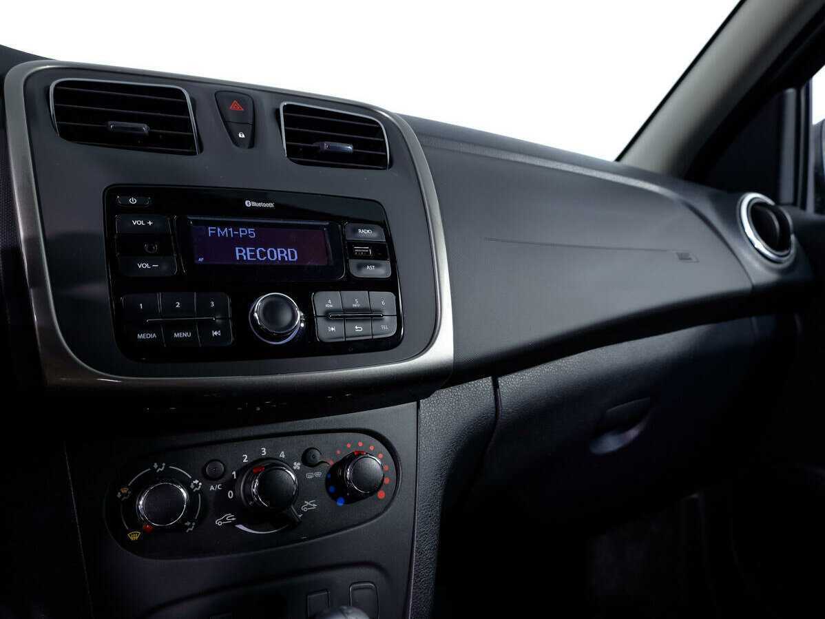 Renault Sandero с пробегом — 2020 год. Фото: #12