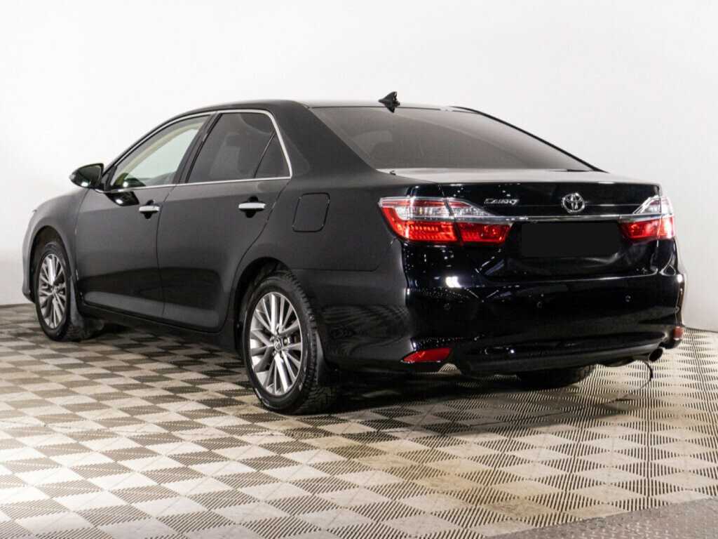 Toyota Camry с пробегом — 2017 год. Фото: #6