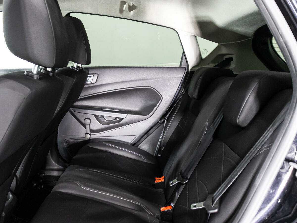 Ford Fiesta с пробегом — 2016 год. Фото: #9
