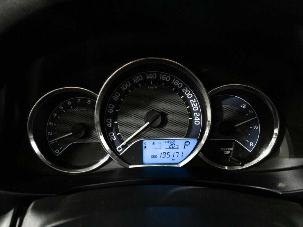 Toyota Corolla с пробегом — 2014 год. Фото: #11