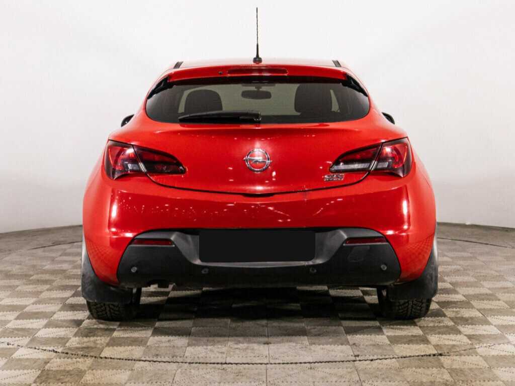 Opel Astra с пробегом — 2012 год. Фото: #5