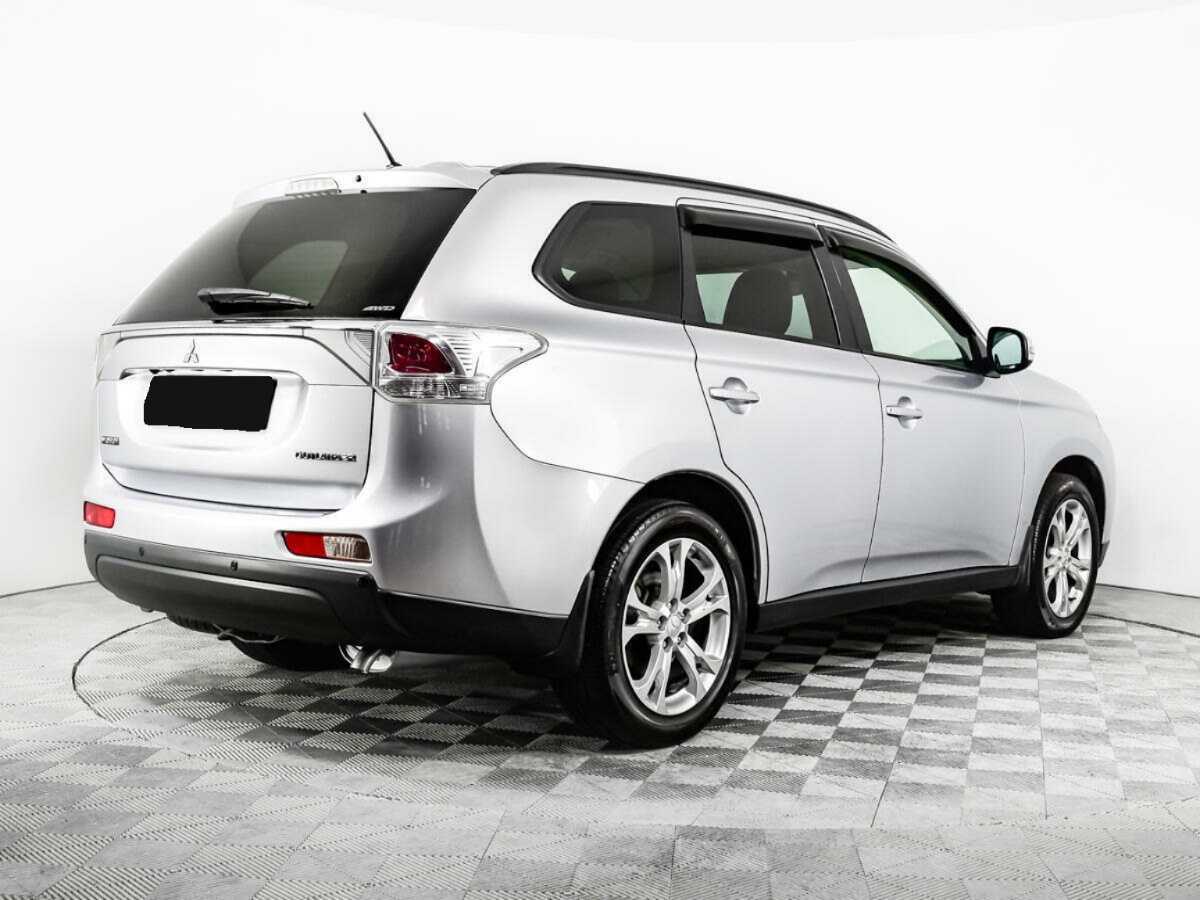 Mitsubishi Outlander с пробегом — 2012 год. Фото: #3