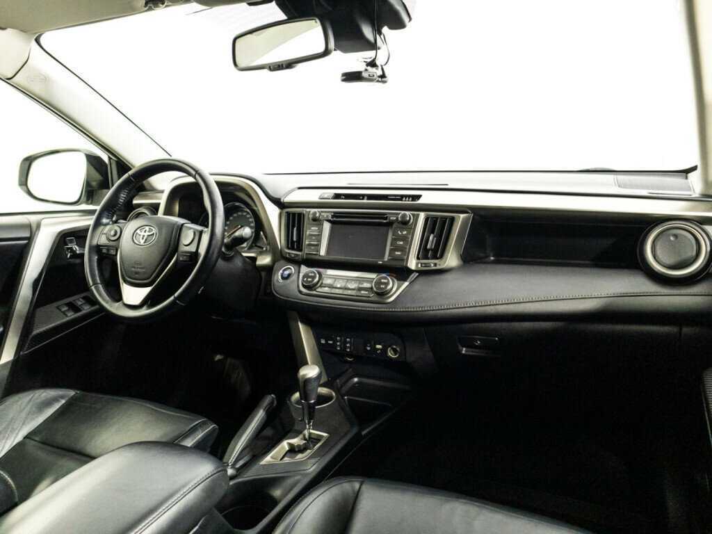 Toyota RAV4 с пробегом — 2013 год. Фото: #7