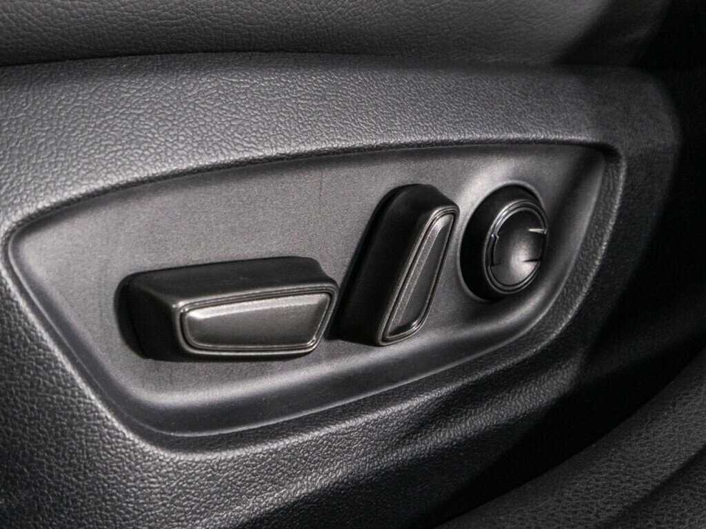 Toyota Camry с пробегом — 2018 год. Фото: #17