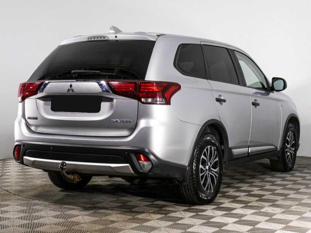 Mitsubishi Outlander с пробегом — 2018 год. Фото: #3