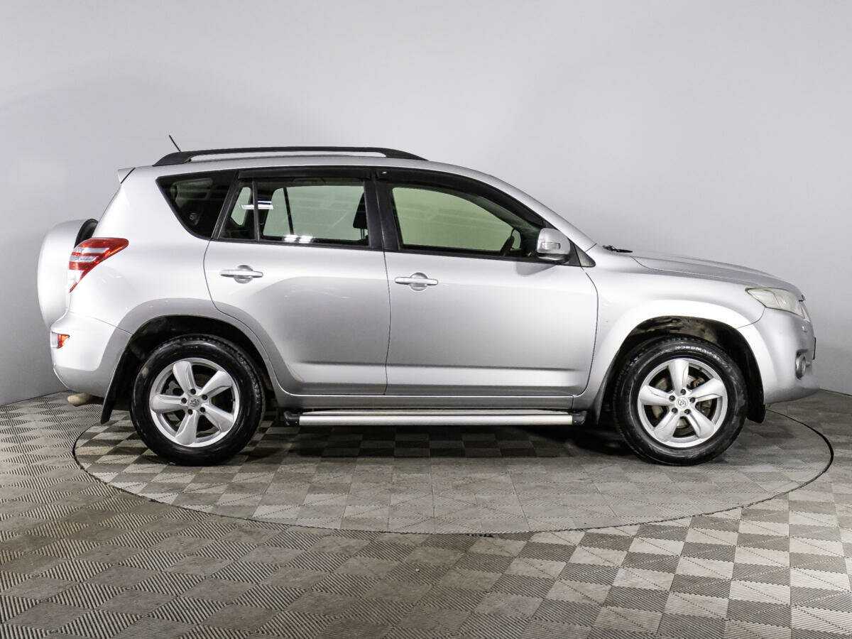 Toyota RAV4 с пробегом — 2012 год. Фото: #3