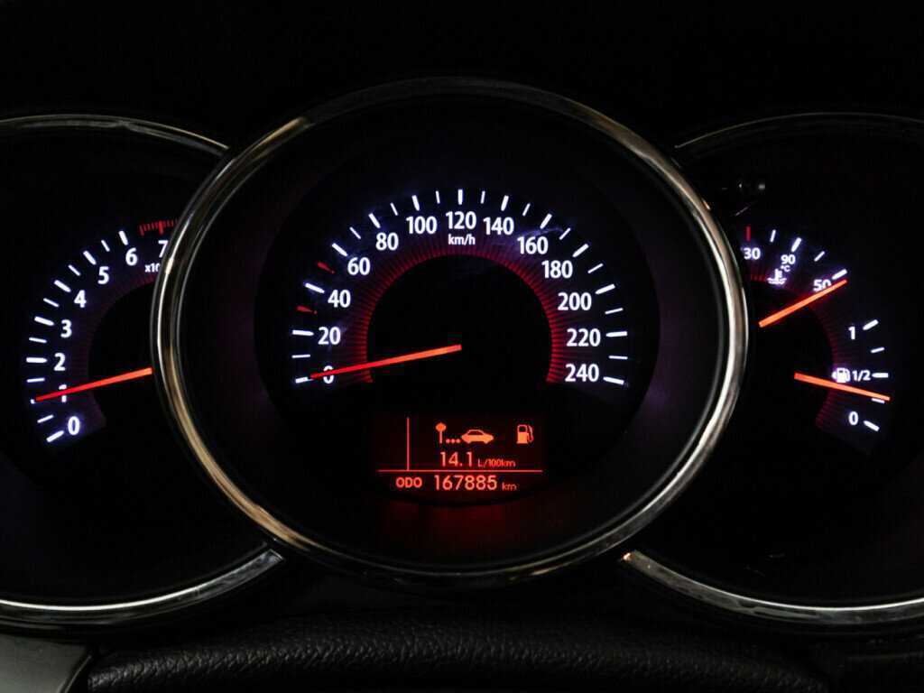 Kia Sorento с пробегом — 2012 год. Фото: #11