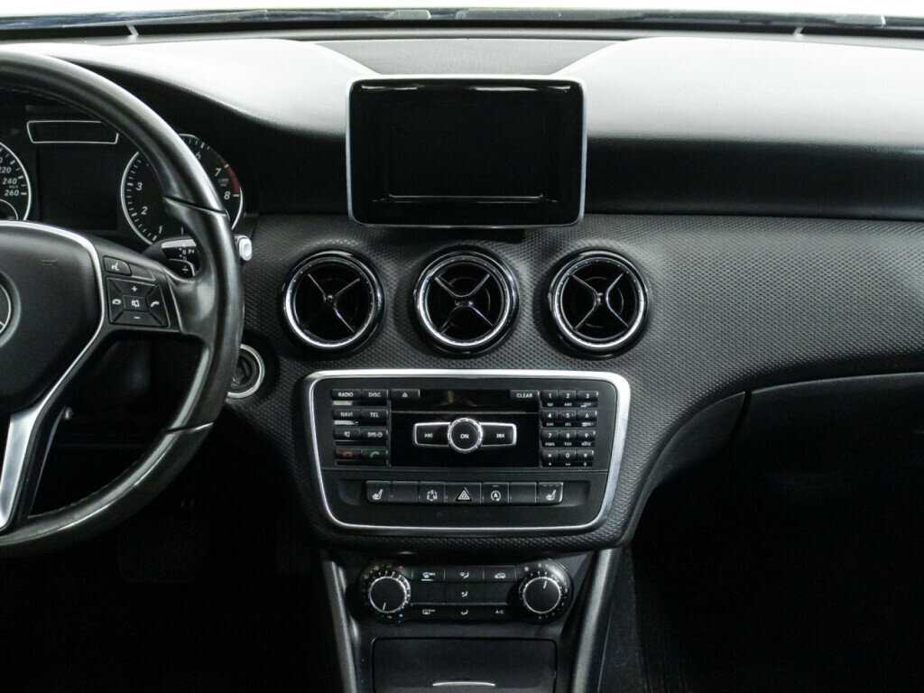 Mercedes-Benz A-Класс с пробегом — 2015 год. Фото: #13